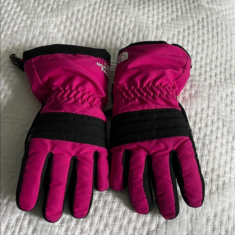 The North Face Bright Pink and Black Insulated Ski Gloves for Girls XS
